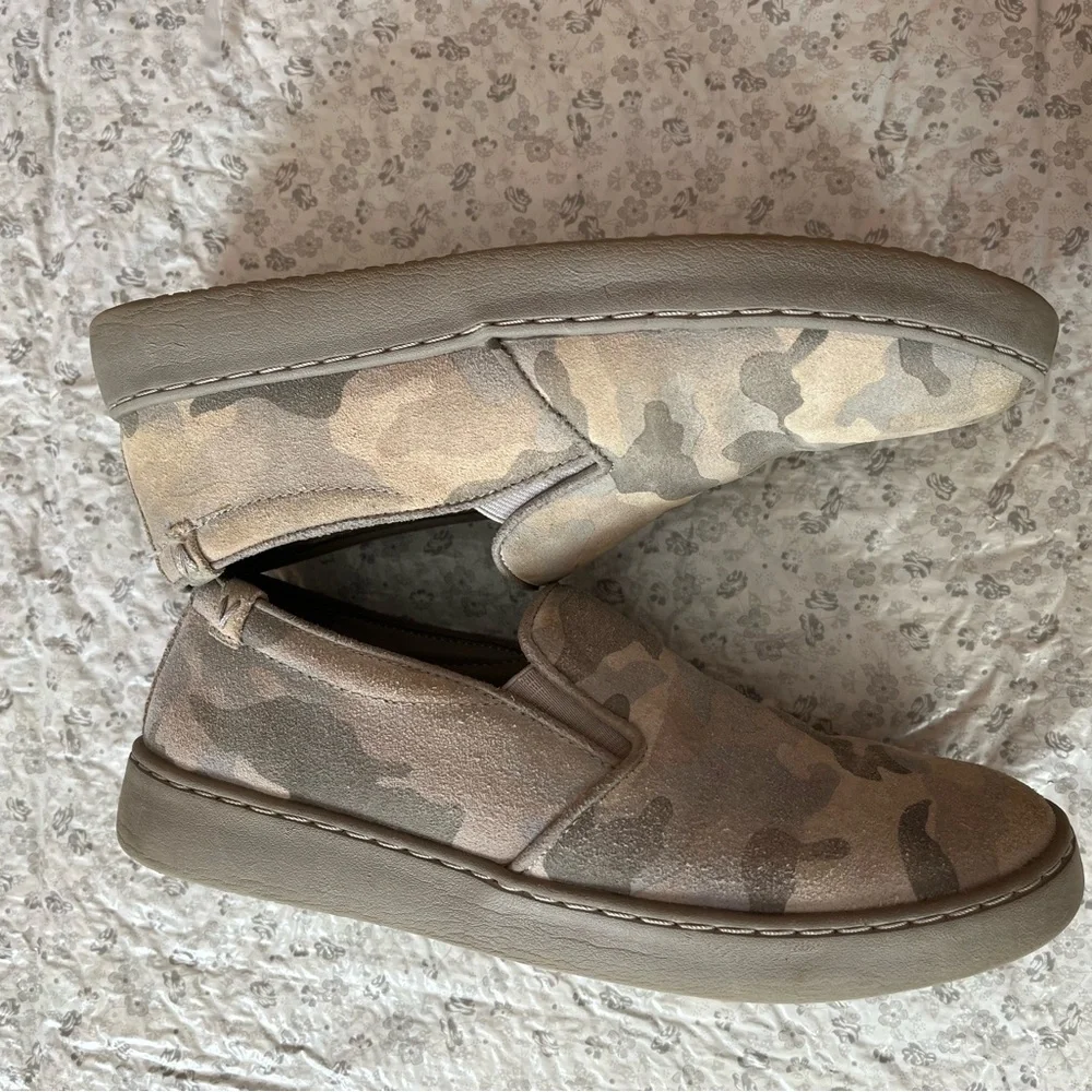 Vionic Avery pro slip on shoes